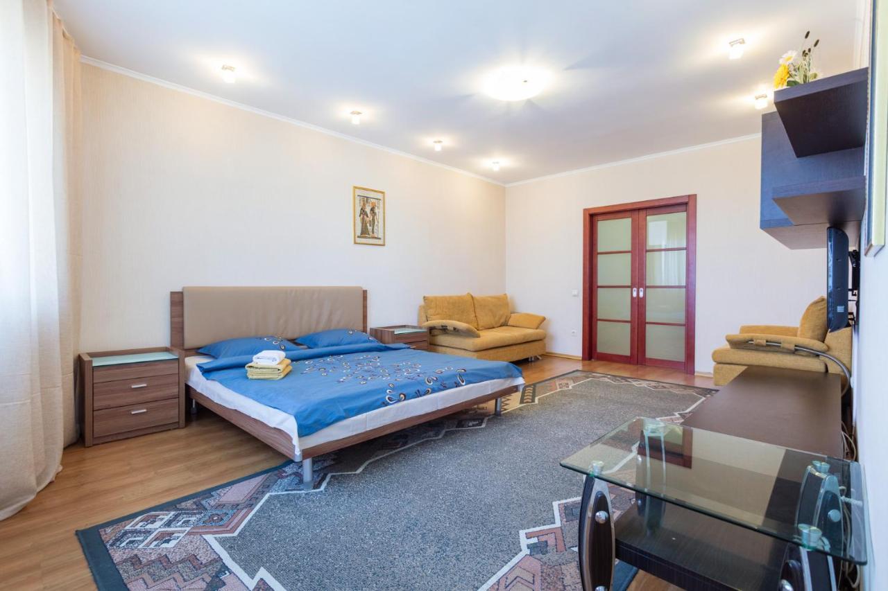 Apartments On Darnitsa Kijev Kültér fotó