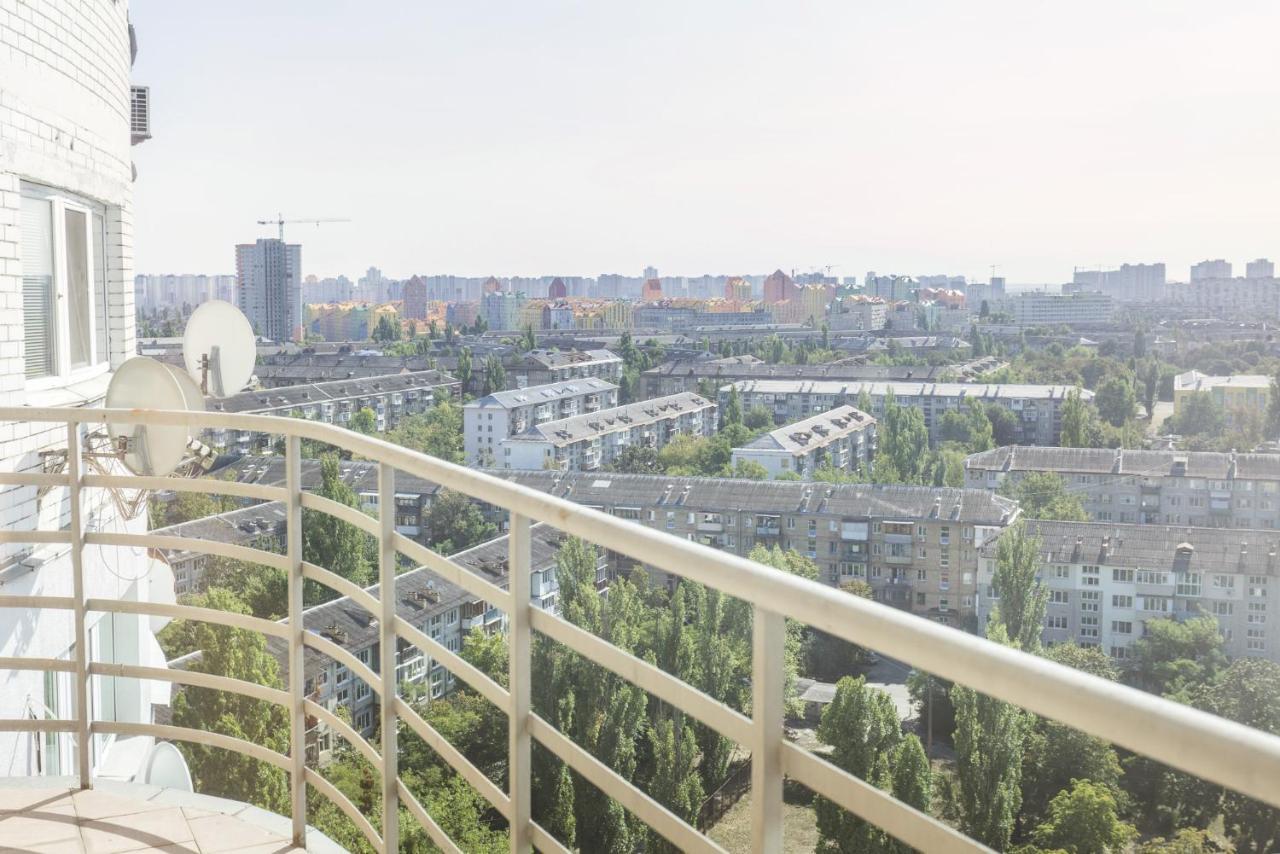Apartments On Darnitsa Kijev Kültér fotó